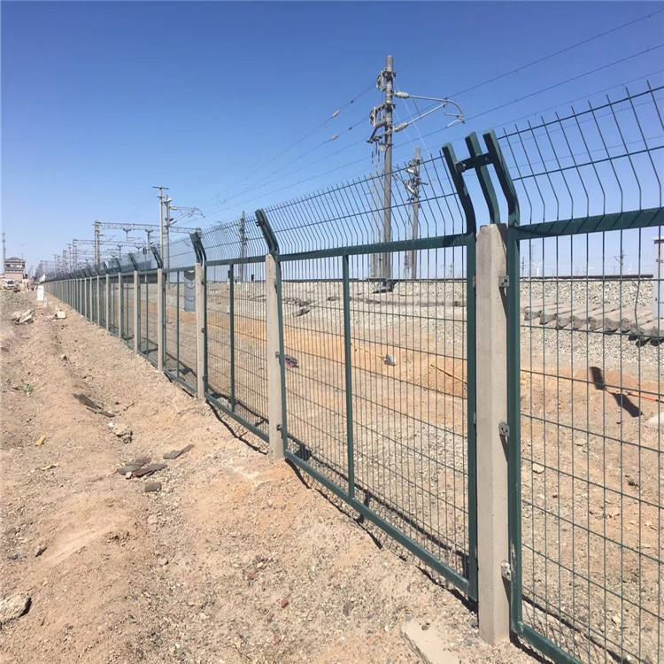 丰满铁路防护栅栏安装注意事项